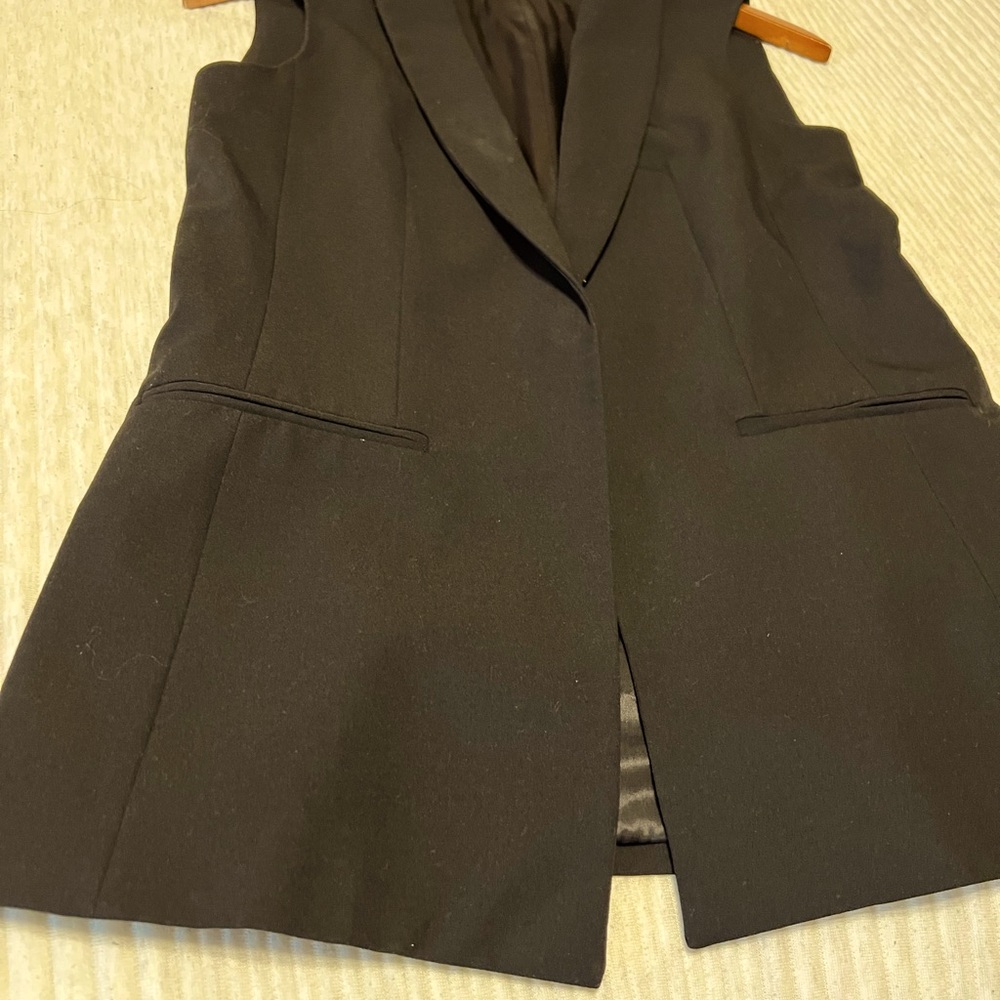 beautiful black vest from H&M size 2